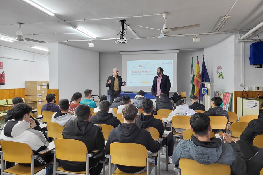 El IES San José acoge una formación sobre emprendimiento en ciberseguridad