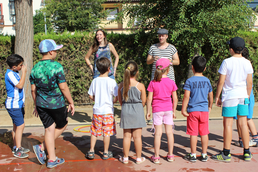 Más de 80 niños participan en el Campamento Urbano