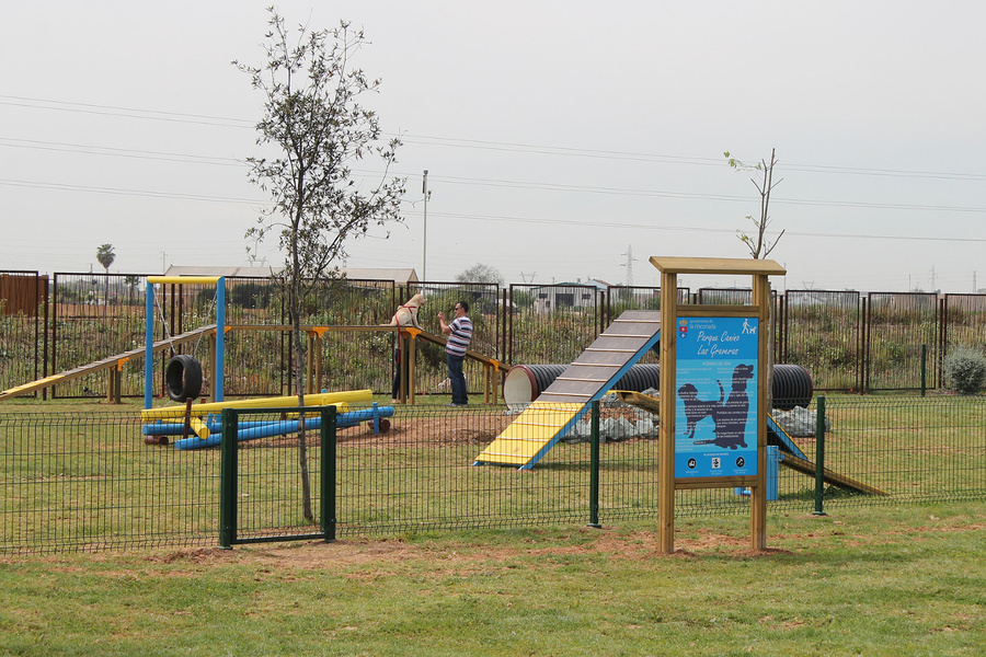 El parque canino de Las Graveras, en uso para las mascotas