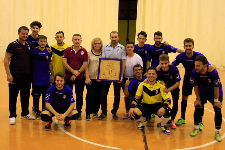 5-4: Casi se complica al final