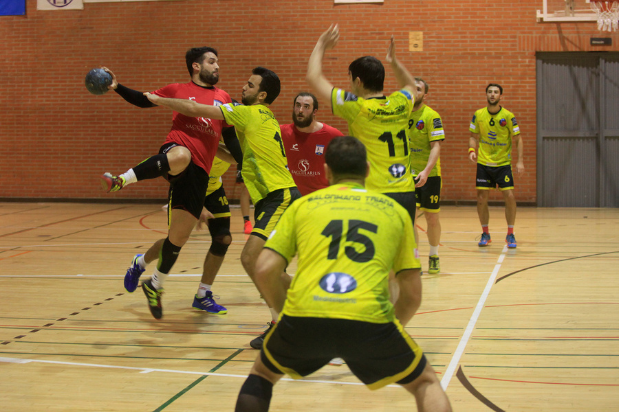 16-33: Como si chocara contra una roca