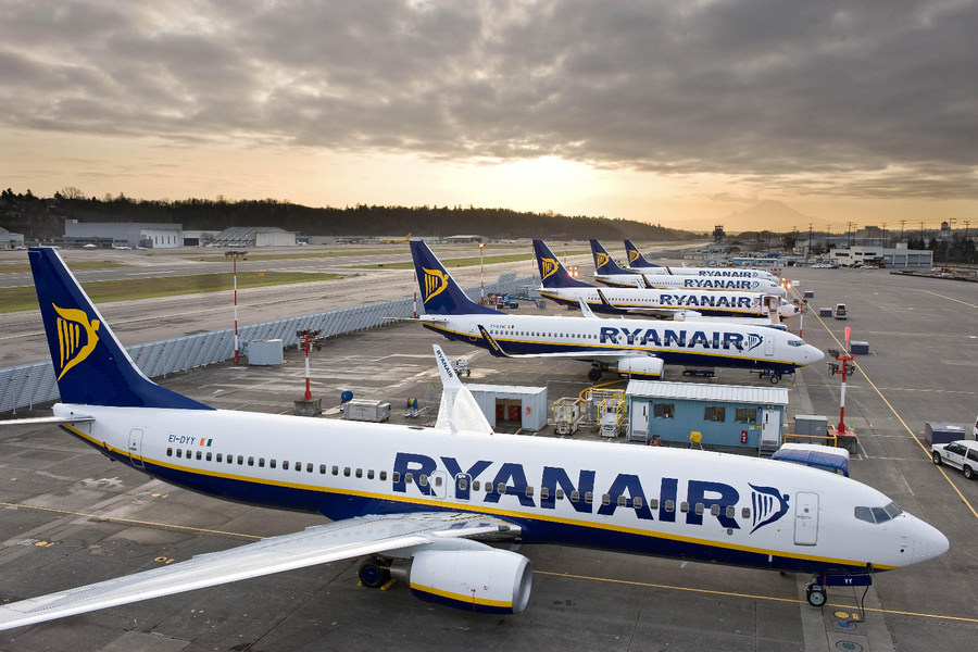 La Rinconada cierra un acuerdo con Ryanair que permitirá la creación de 140 puestos de trabajo de di