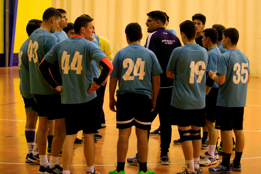 25-24: Más líder