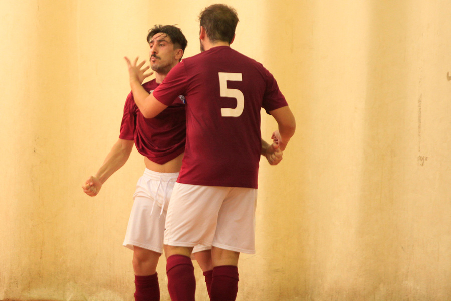 1-1: Reparto de puntos en Priego