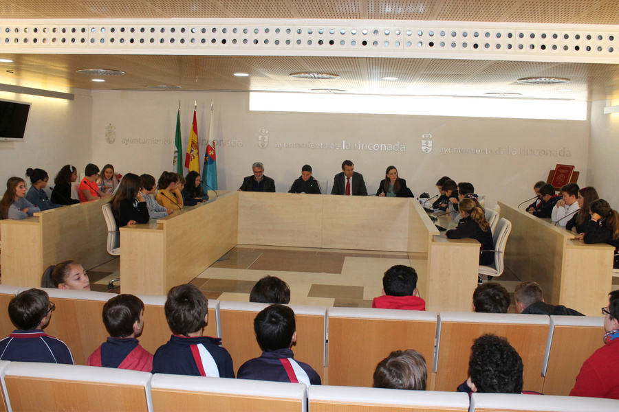 Los niños y niñas de La Rinconada toman la palabra en tres plenos infantiles
