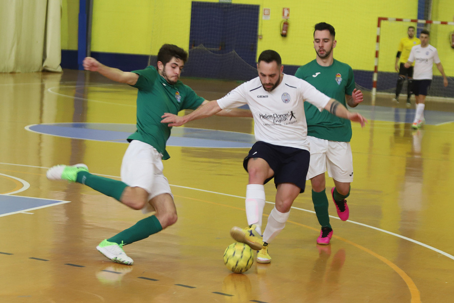 El filial arregla en el derbi las penas del primer equipo