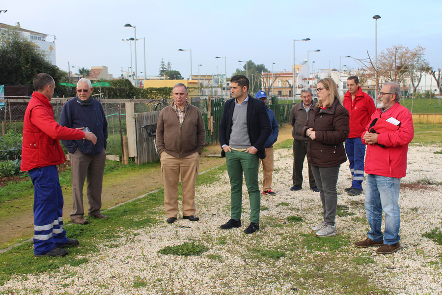 Comienzan las actuaciones para embellecer el acceso a los Huertos de Mayores de La Rinconada