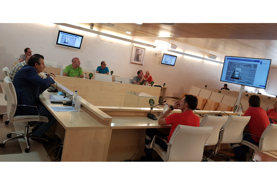 El alcalde presenta el nuevo almacén municipal, que unificará todos los servicios en el mismo espaci