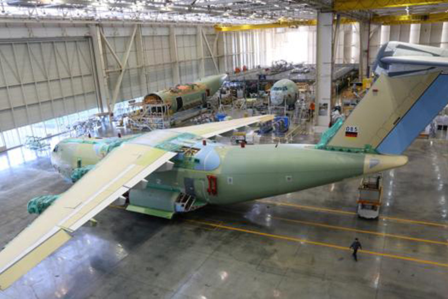 El Ayuntamiento de La Rinconada muestra su apoyo al sector aeronáutico
