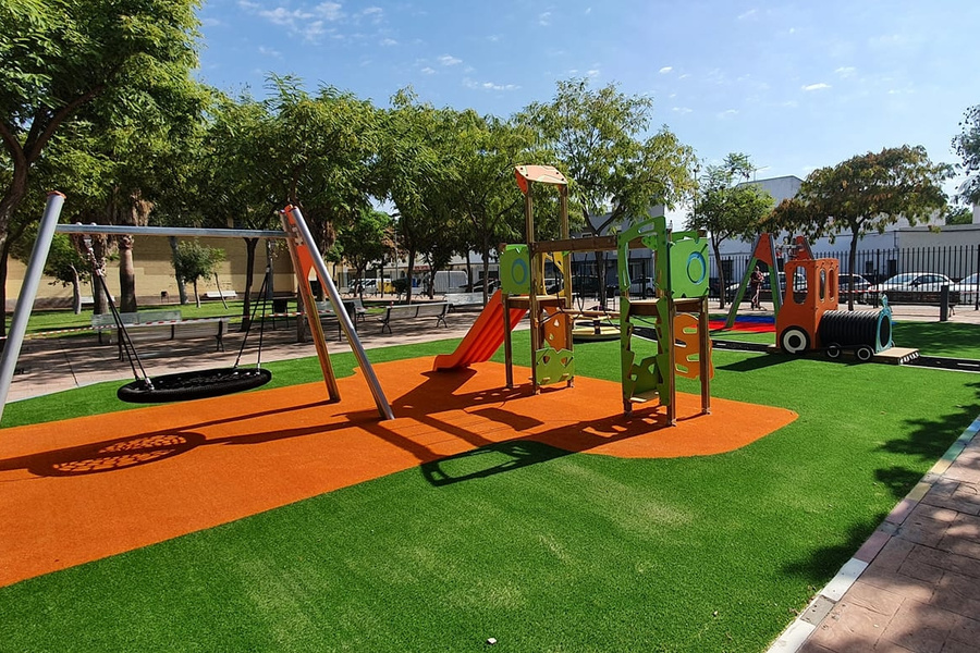 El parque 'Miguel de Mañara' estrena los juegos infantiles