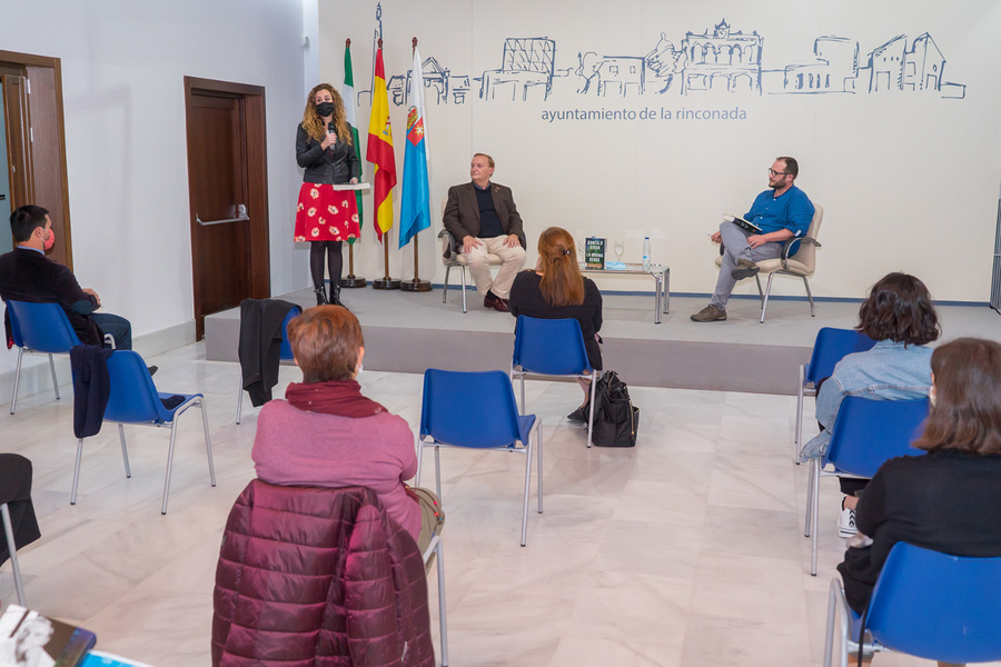 Gonzalo Giner presenta a los clubes de lectura su novela ganadora del Fernando Lara 2020 ‘La bruma v