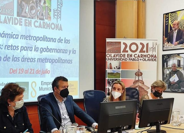 La Rinconada participa en los cursos de verano de la Olavide en un panel sobre desarrollo socioeconómico