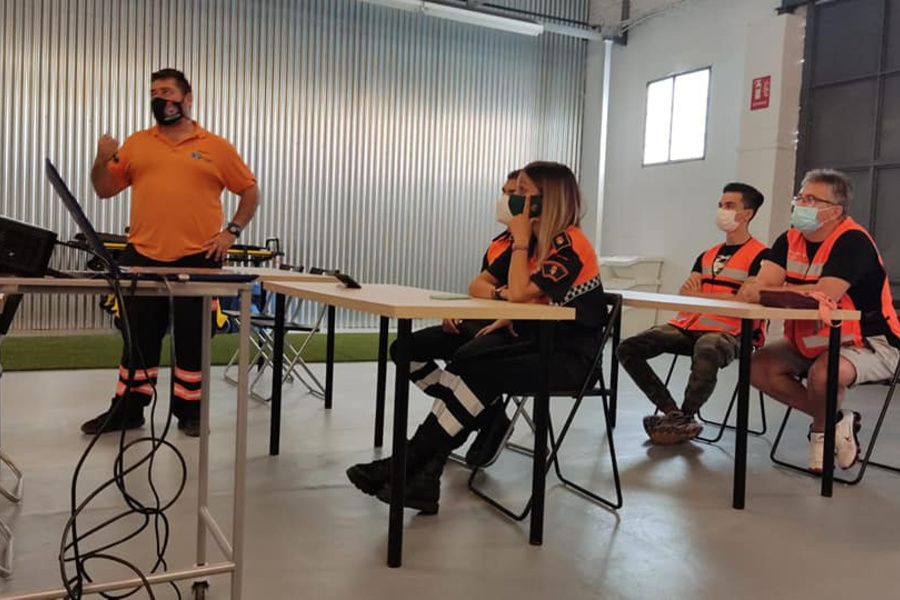 La formación del voluntariado de Protección Civil no cesa durante el verano