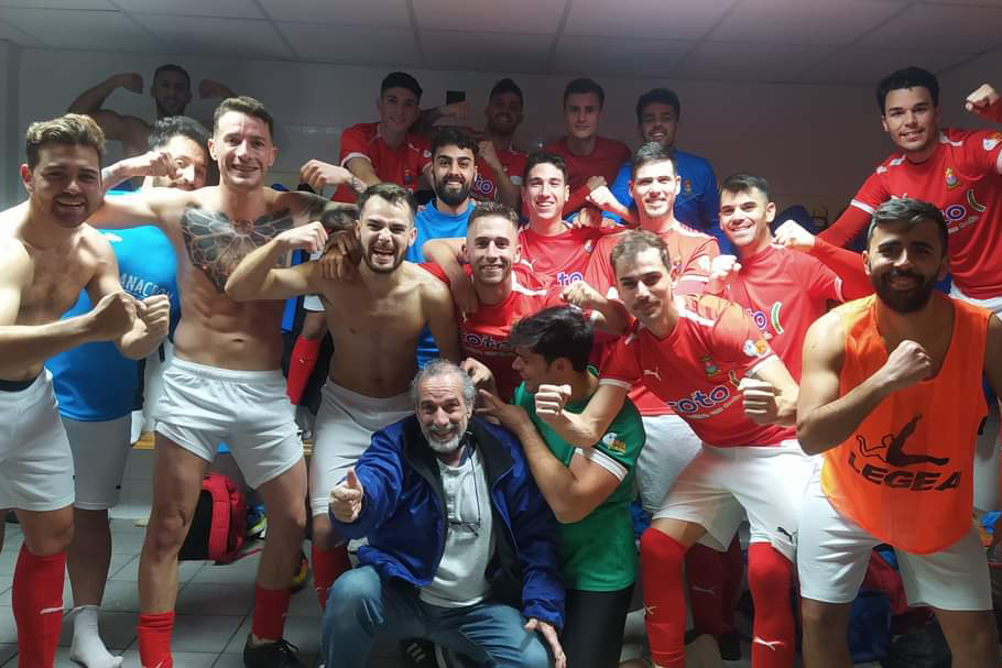 Los azulinos celebran la victoria en el vestuario
