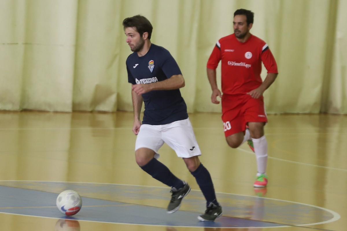 Abrajam anotó dos goles que remontaron la ventaja inicial de los onubenses