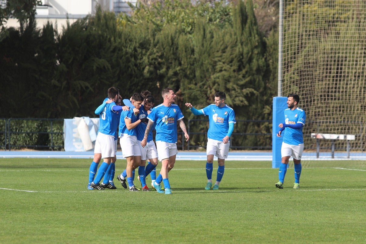 Los cañameros celebran el gol de Antonio Haro al Cerro