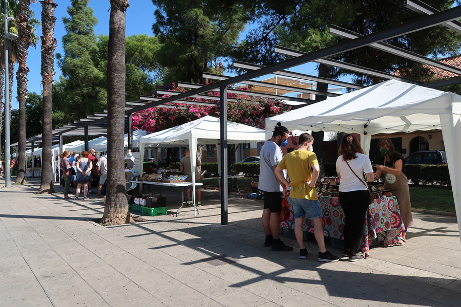 El ecomercado de cercanía organizado por Toma Tomate acogió ecología, salud y cultura