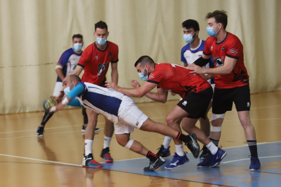 32-28: Con todo por decidir en un final apasionante