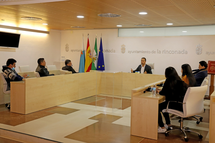 Intercambio de experiencias sobre Administración local entre La Rinconada y Ecuador