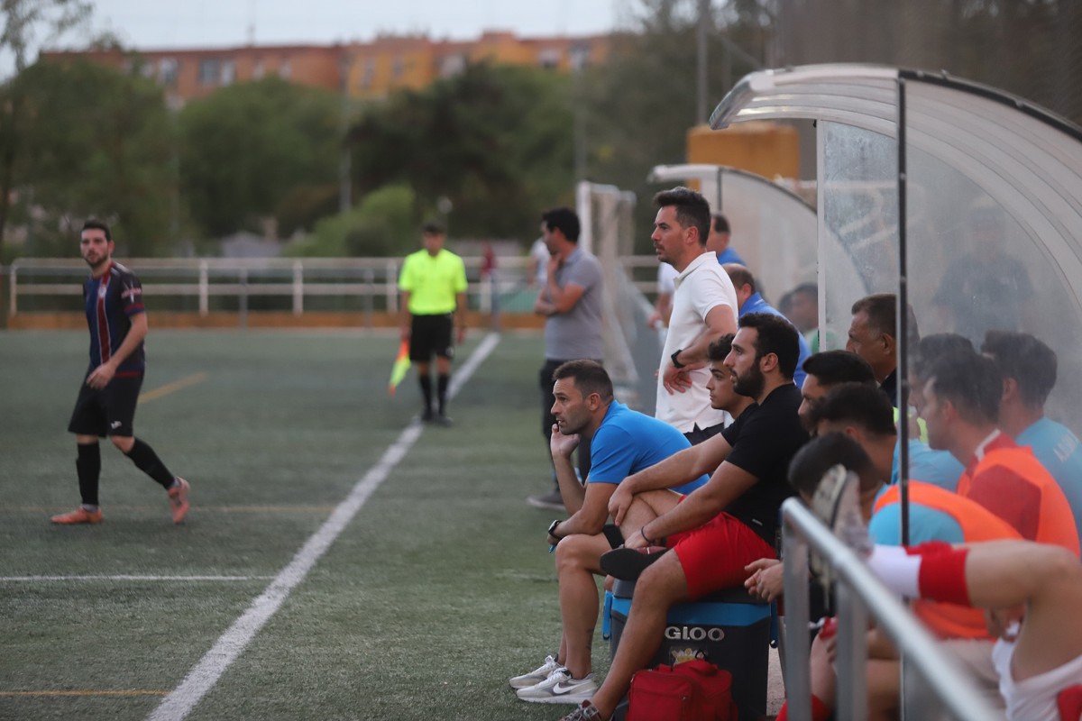 Marco Fernández, en el banquillo cañamero ante el San Pablo Pino Montano