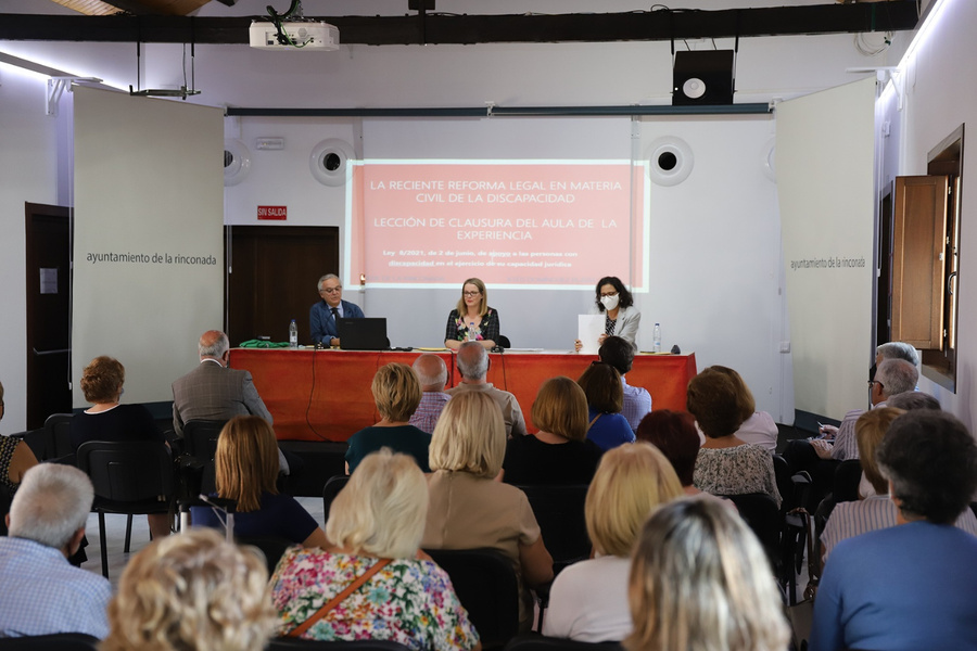 El Aula de la Experiencia de La Rinconada despide un nuevo curso
