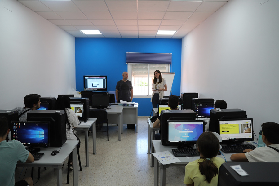 ‘Haz de tu móvil una herramienta de utilidad diaria’, nueva acción formativa para los jóvenes