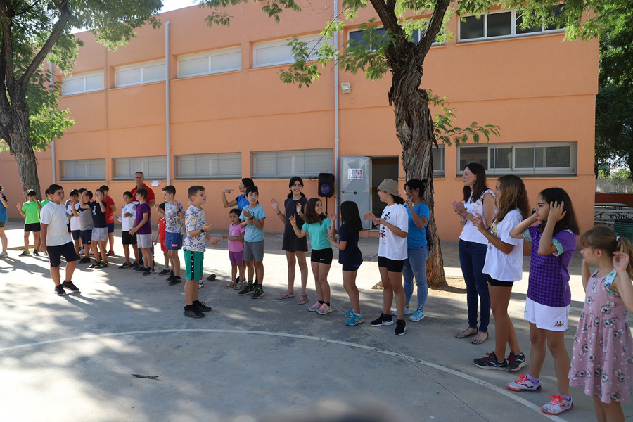 Más de un centenar de niños y niñas disfrutan del verano en el Campamento Urbano