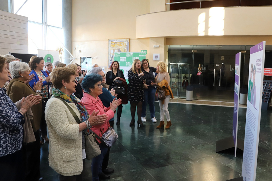 El hall de La Villa acoge la exposición ‘Premios a la Igualdad de La Rinconada’