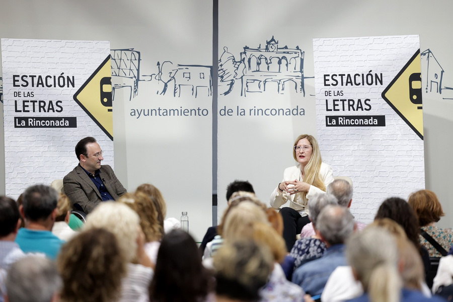 Luz Gabás: “Para mí la literatura abre debate e instruye”