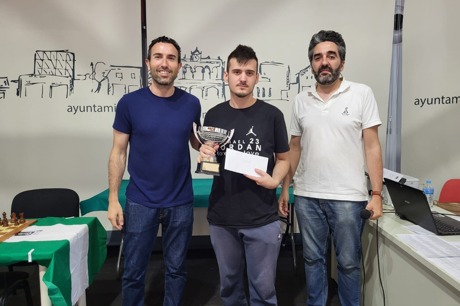 Casi 130 participantes en el XXVII Open de Feria de Ajedrez