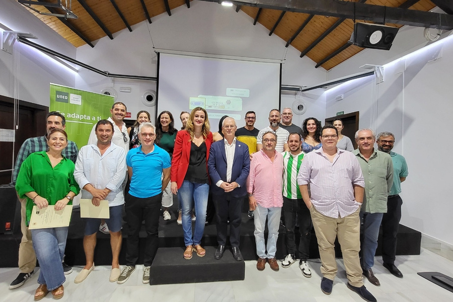 La UNED inicia curso en La Rinconada y entrega diplomas a los 37 estudiantes que han superado el acceso a la universidad