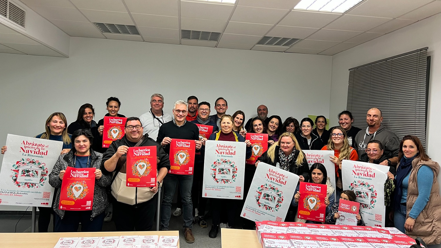 ‘Abrázate al inicio de la Navidad en La Rinconada’ con el comercio local