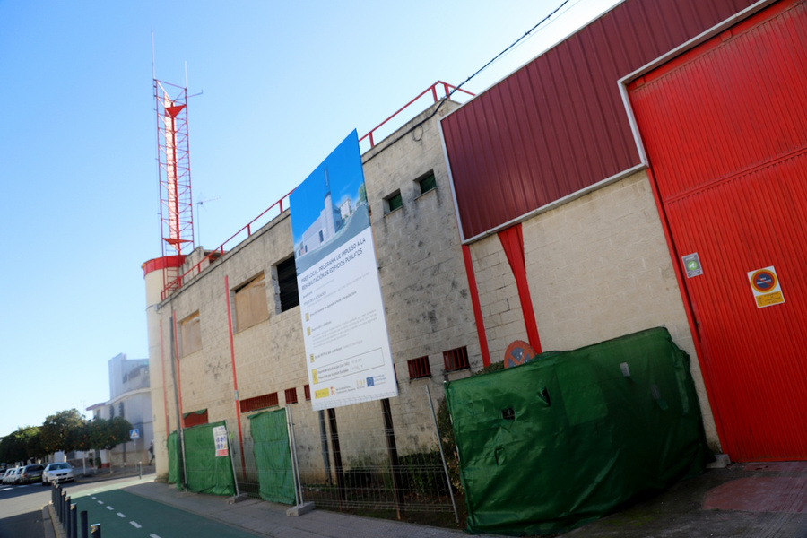 El nuevo pabellón deportivo en la antigua sede de Bomberos toma forma