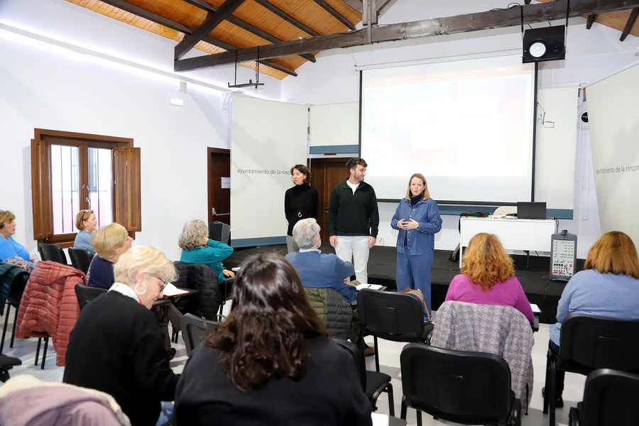 El Aula de la Experiencia imparte un taller de Escritura Creativa