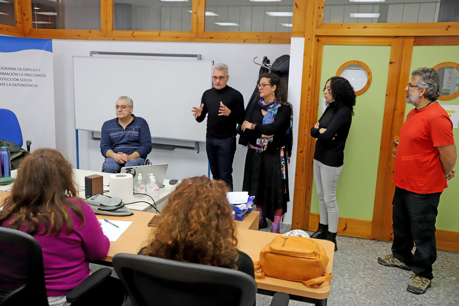 COCEMFE imparte un taller sobre manejo de silla de ruedas al alumnado de Atención Sociosanitaria a Personas Dependientes