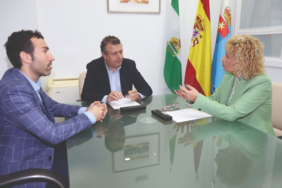 El Ayuntamiento renueva su compromiso con la asociación AMAMA