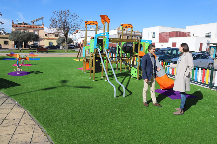 El parque Gines estrena juegos infantiles