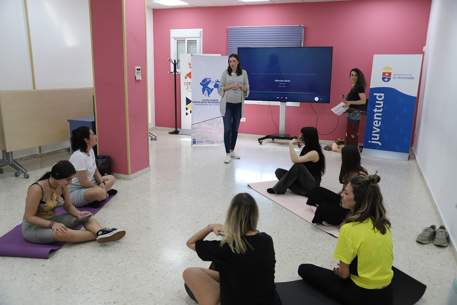 Juventud ofrece un taller de meditación guiada para mujeres