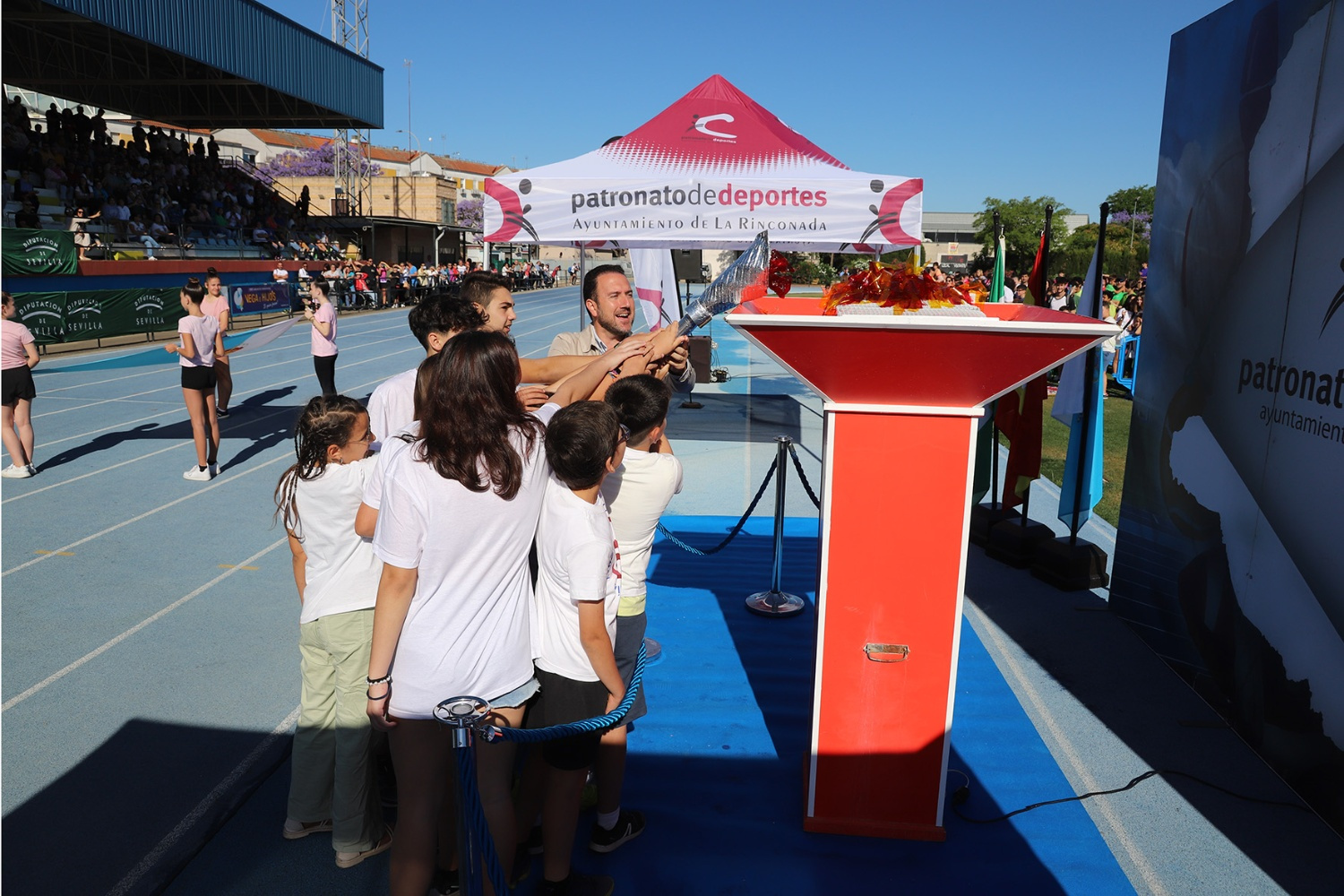 Más de 1.200 personas disfrutan ‘en compañía’ de las X Miniolimpiadas