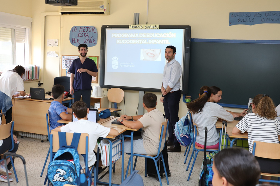 Salud continúa haciendo revisiones bucodentales en las aulas