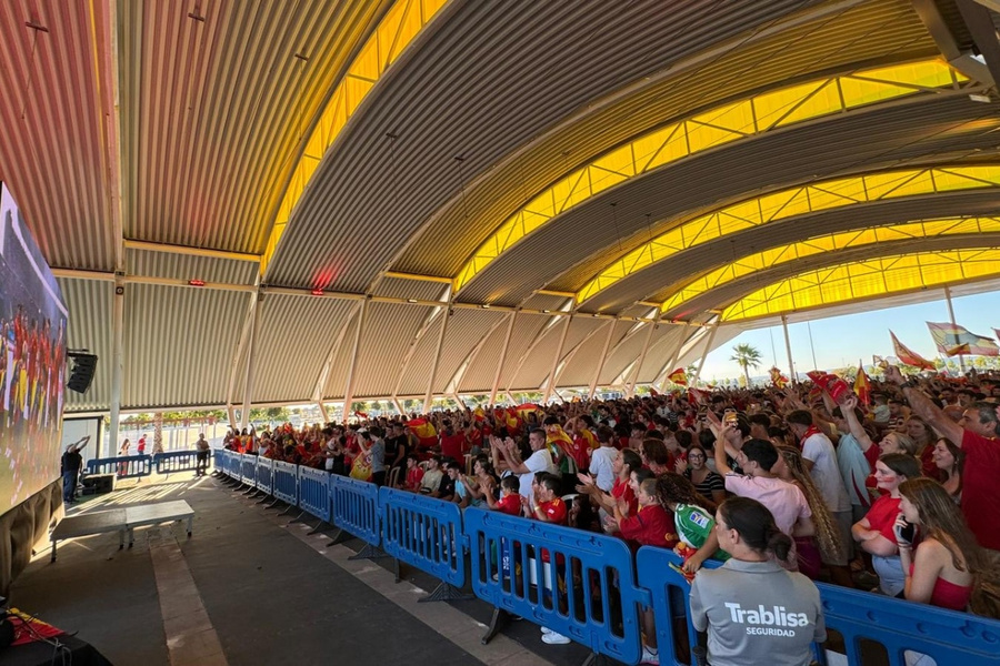 Casi 3.000 personas celebran la victoria de España en la Eurocopa