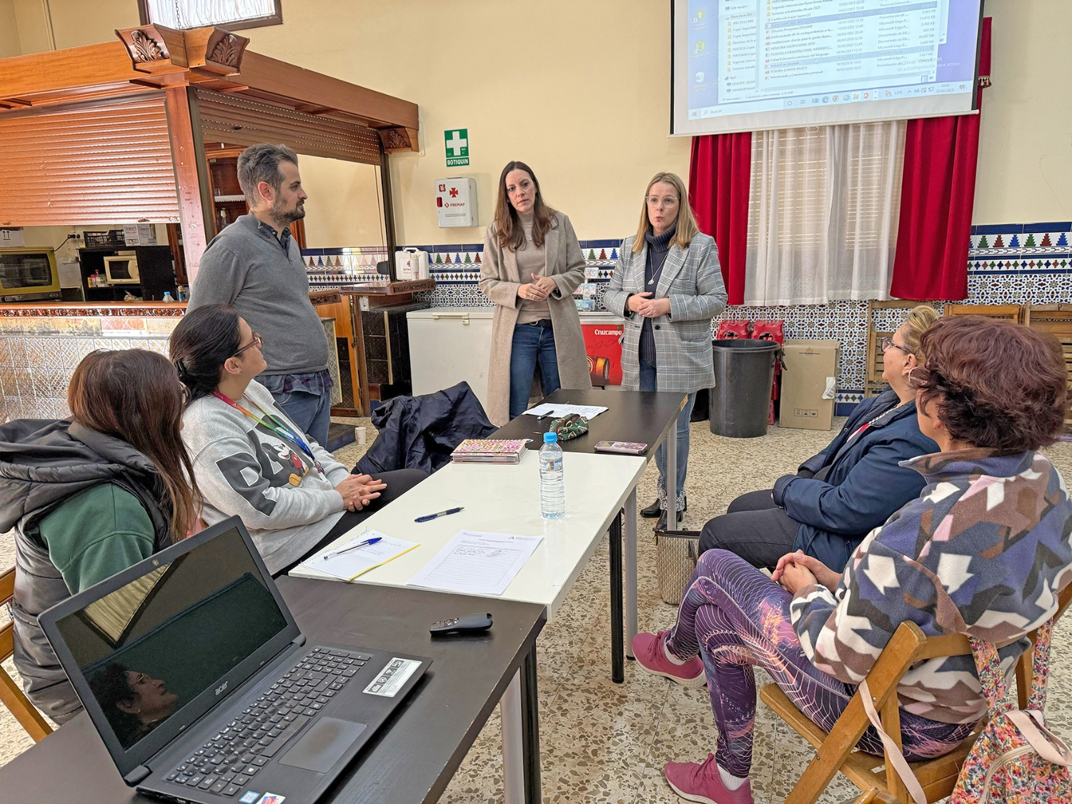 Voluntarios se forman para participar en el programa ‘Combatiendo la soledad no deseada’
