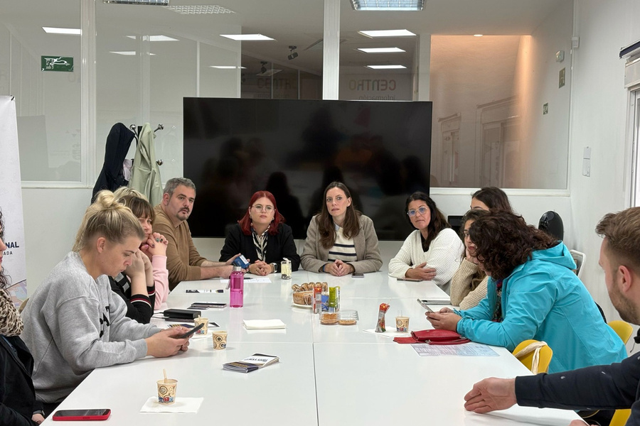 16 trabajadores juveniles de Lituania visitan La Rinconada para conocer diferentes proyectos