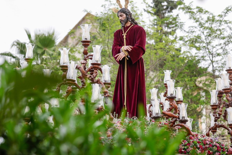 Sábado de Pasión. Arranca la Semana Santa de La Rinconada desde la Iglesia de Santa María con el Señor de la Humildad