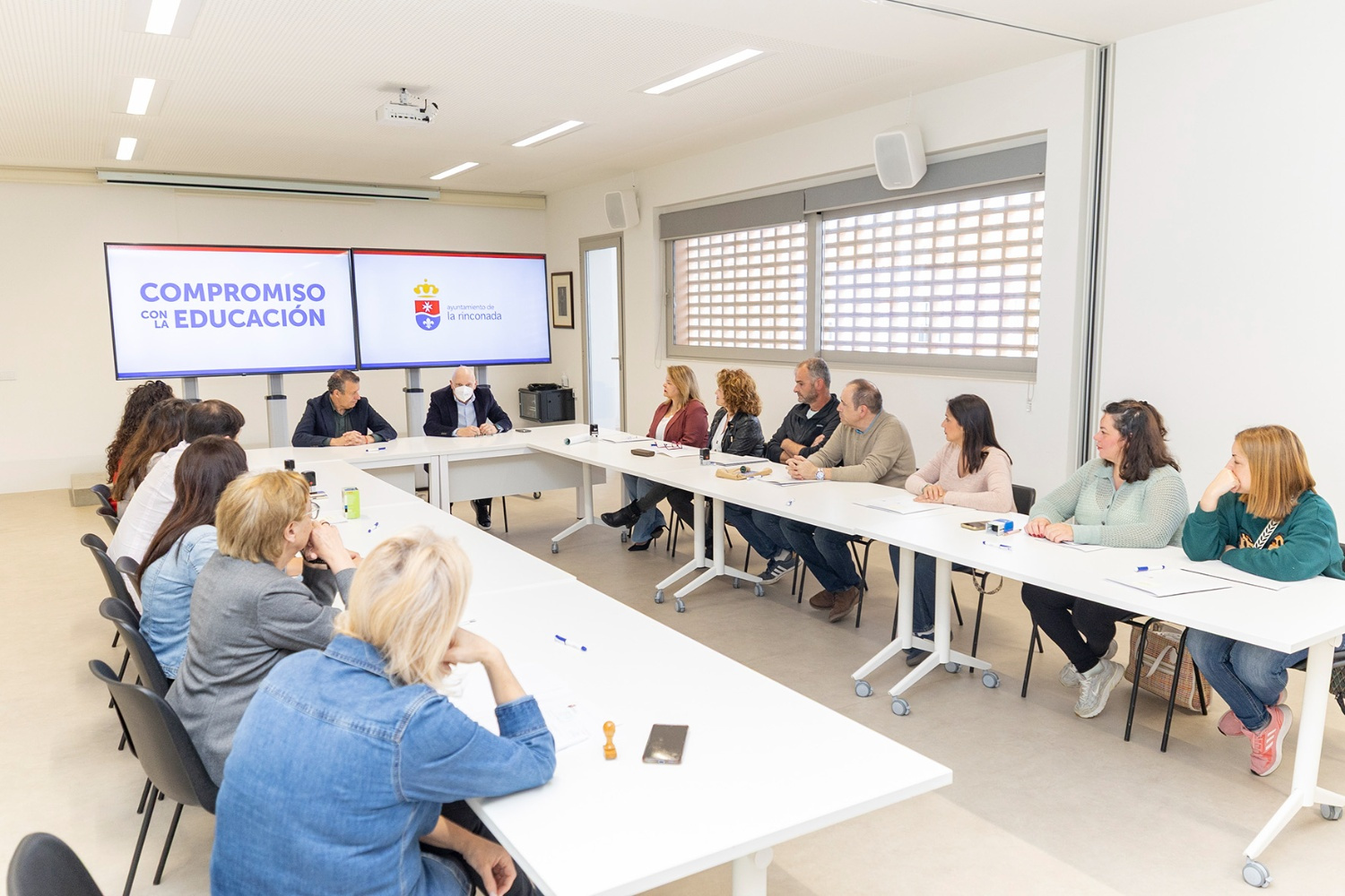 El Ayuntamiento entrega 35.000 euros de subvenciones a las AMPAS de La Rinconada