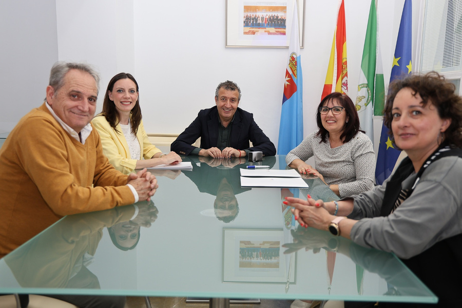 El Ayuntamiento destina 70.000 euros a Afadi un año más para seguir fomentando la integración social y laboral del colectivo