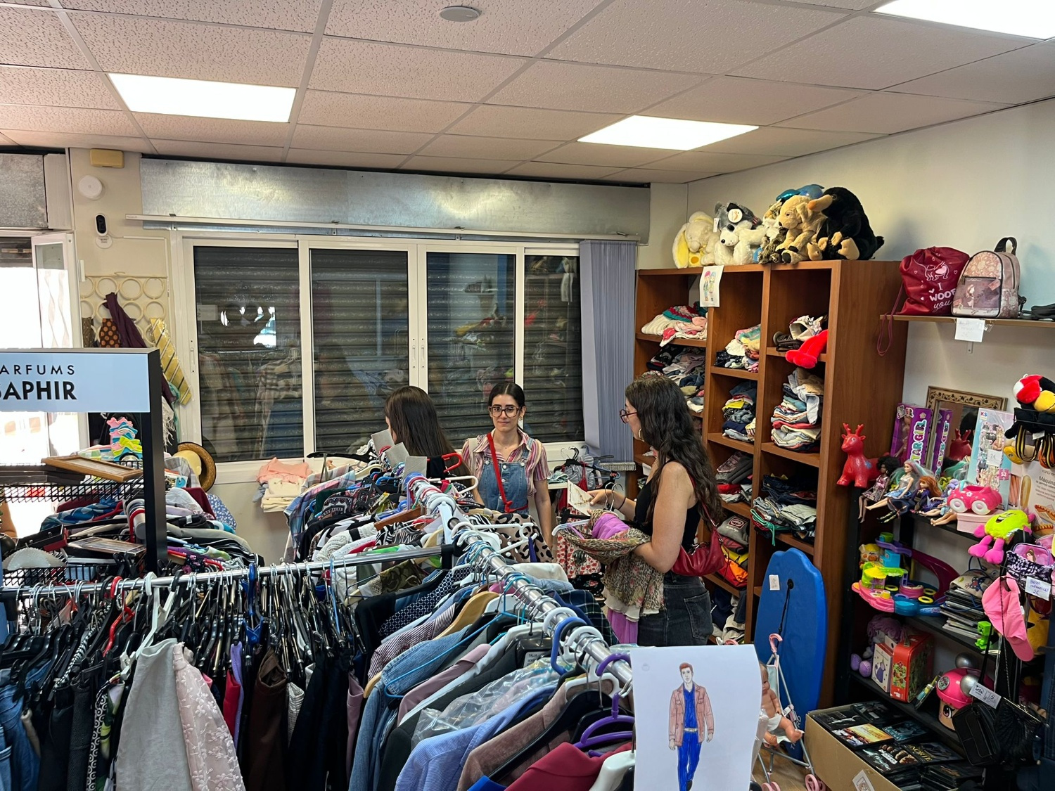 Mercadillo solidario ‘Revístete con AFADI’