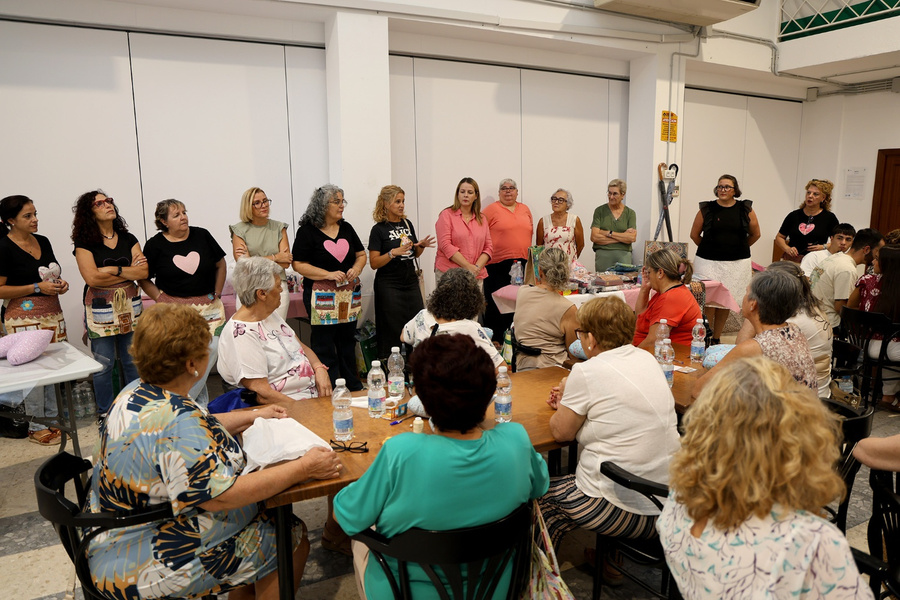 140 corazones solidarios para pacientes con cáncer de mama