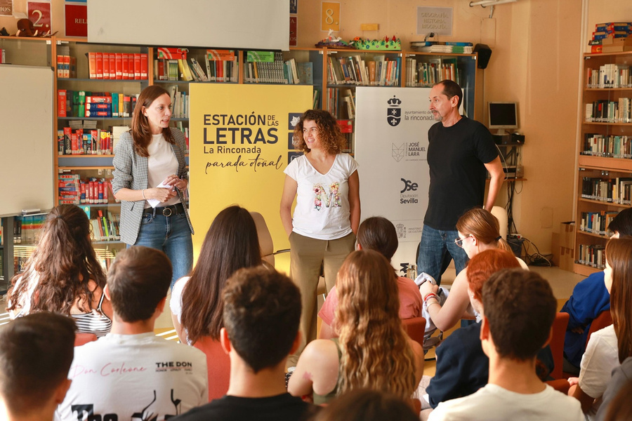 Encuentro entre Pata Teatro y alumnado de Primero de Bachillerato del Antonio de Ulloa en Estación de las Letras