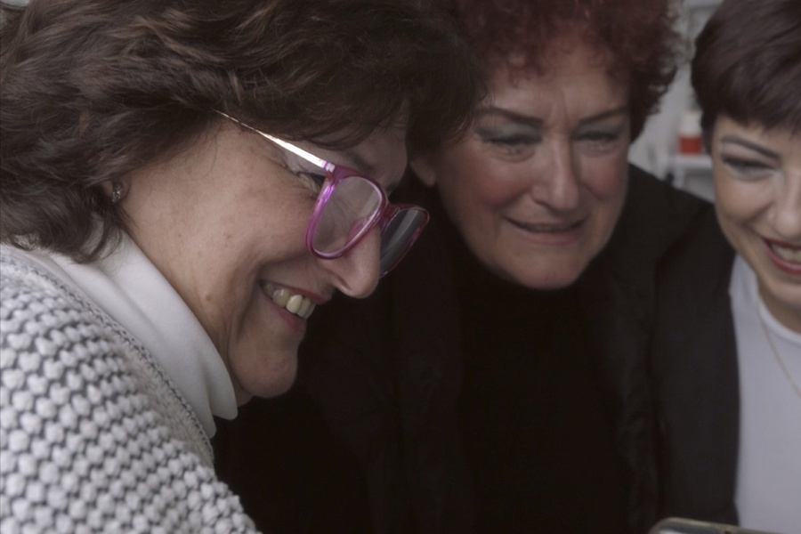 La vida cotidiana de dos hermanas de La Rinconada llega a la candidatura de los Premios Carmen 2026 con el documental Hermanas